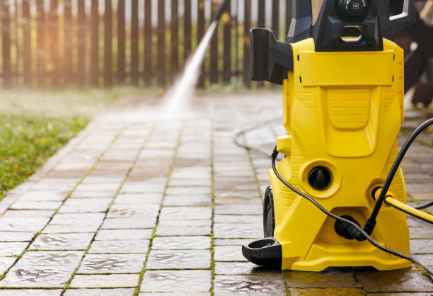 Best Graffiti Removal  in Grove City, FL
