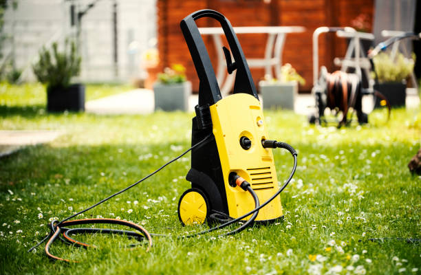 Best Animal Enclosure Cleaning  in Grove City, FL